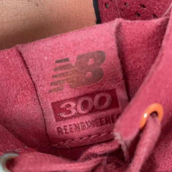 NEW BALANCE 300 Reenginered Rev-Lite Sneakers Pink Suede Size 9 - Picture 6 of 8